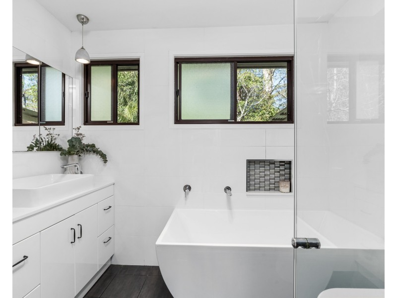 12 Elkhorn Close, Wyoming NSW 2250