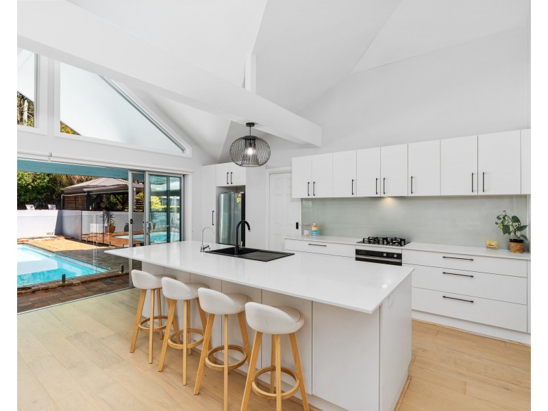 4 Crestwood Avenue, Niagara Park NSW 2250