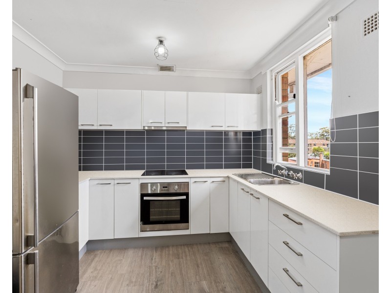 3/2 Duke Street, Point Frederick NSW 2250