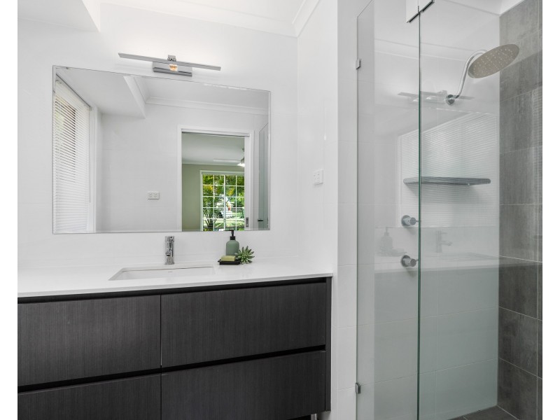 10 Kambala Close, Wyoming NSW 2250