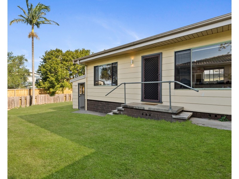 516 The Entrance Road, Bateau Bay NSW 2261