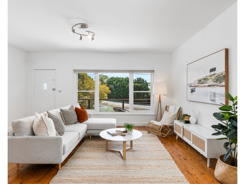 218 Avoca Drive, Green Point NSW 2251