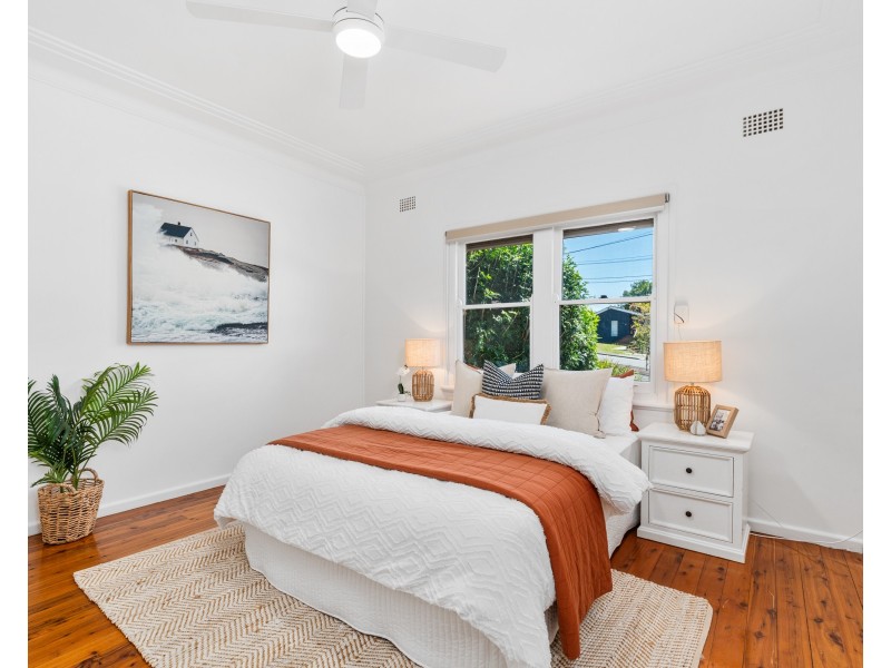 218 Avoca Drive, Green Point NSW 2251