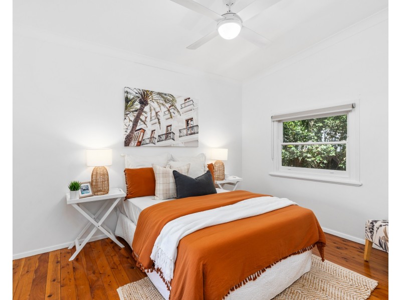 218 Avoca Drive, Green Point NSW 2251