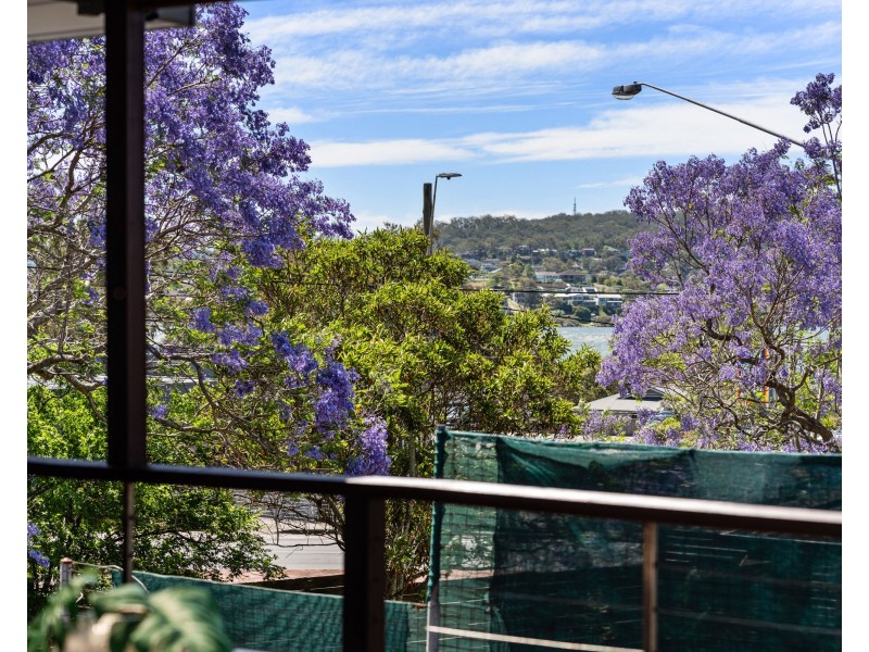 218 Avoca Drive, Green Point NSW 2251