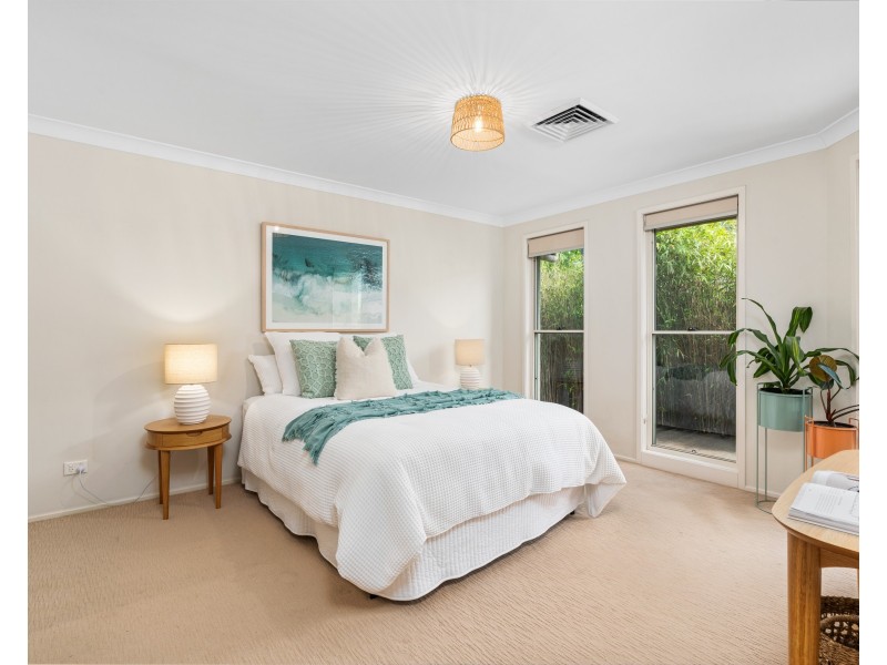 25 Monarchy Way, Narara NSW 2250