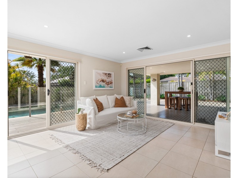 25 Monarchy Way, Narara NSW 2250