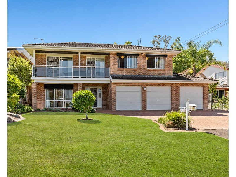 10 Edgewater Avenue, Green Point NSW 2251