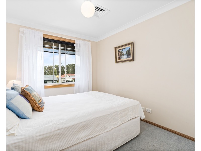 10 Edgewater Avenue, Green Point NSW 2251