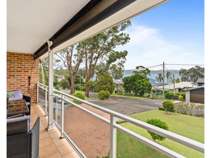 10 Edgewater Avenue, Green Point NSW 2251