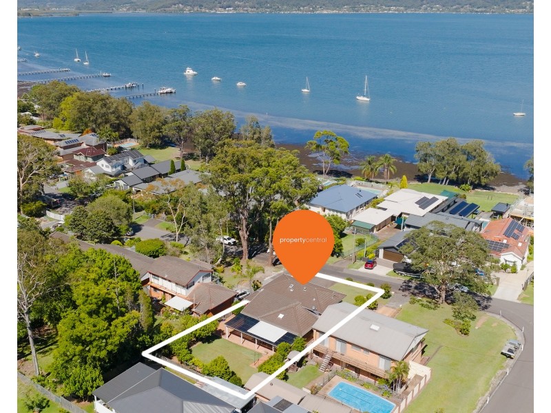 10 Edgewater Avenue, Green Point NSW 2251