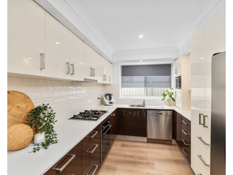 18 Scarborough Place, Bateau Bay NSW 2261