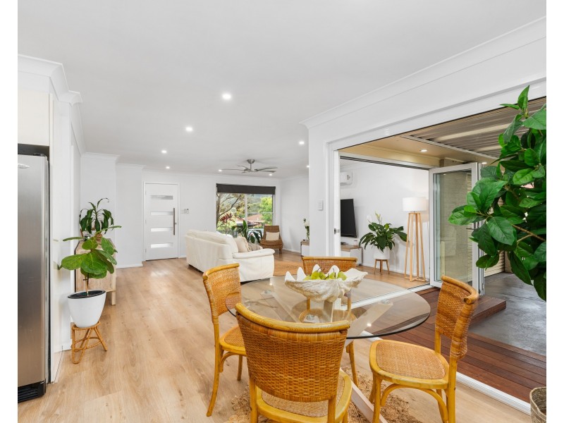 18 Scarborough Place, Bateau Bay NSW 2261