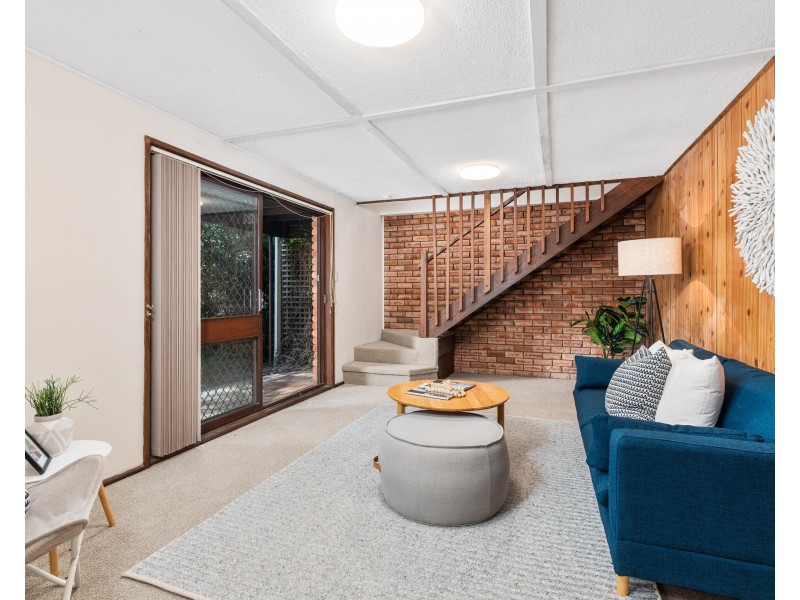 1 Apple Tree Crescent, Wyoming NSW 2250