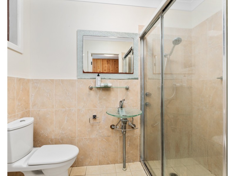 1 Apple Tree Crescent, Wyoming NSW 2250