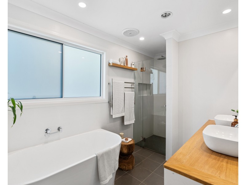 37 Hillcrest Street, Terrigal NSW 2260