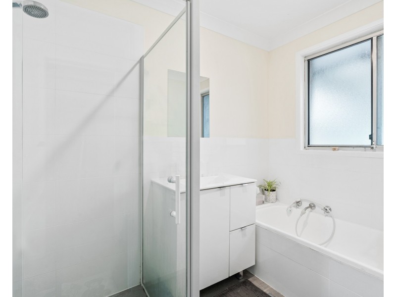 42 Karina Drive, Narara NSW 2250