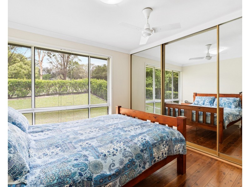 42 Karina Drive, Narara NSW 2250