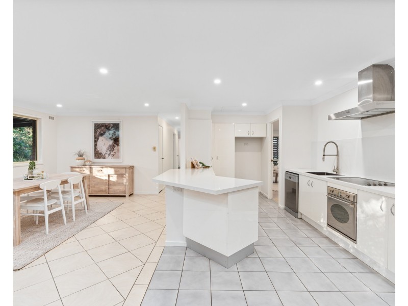 4 Hakea Close, Wyoming NSW 2250