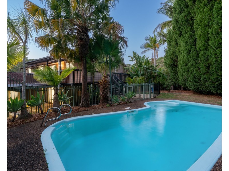 4 Hakea Close, Wyoming NSW 2250