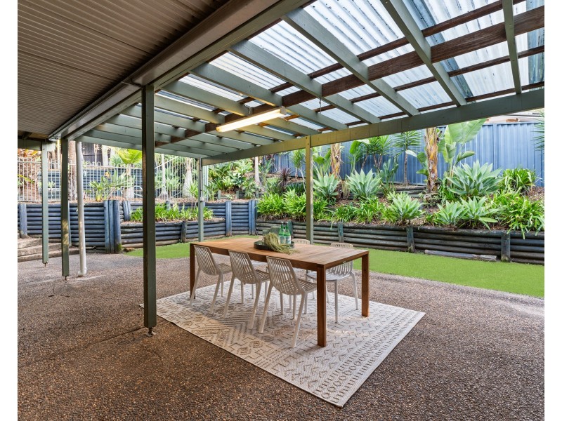 4 Hakea Close, Wyoming NSW 2250