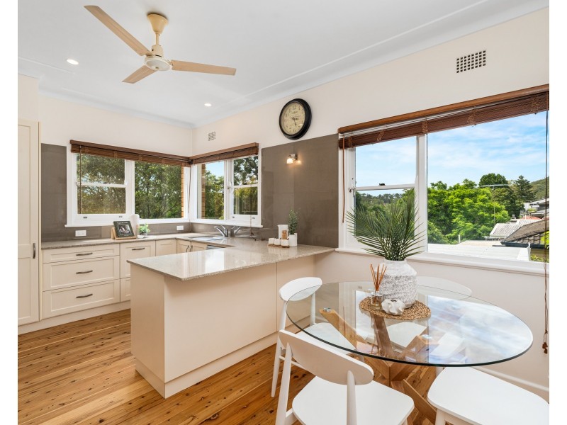 8 Orange Parade, Wyoming NSW 2250