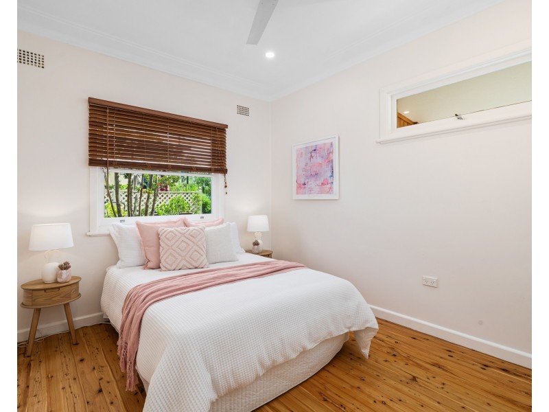 8 Orange Parade, Wyoming NSW 2250