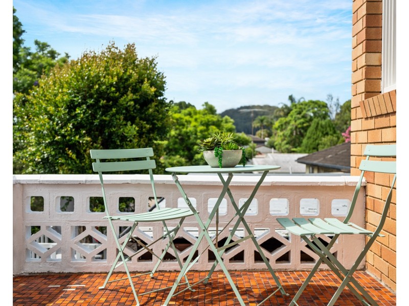 8 Orange Parade, Wyoming NSW 2250