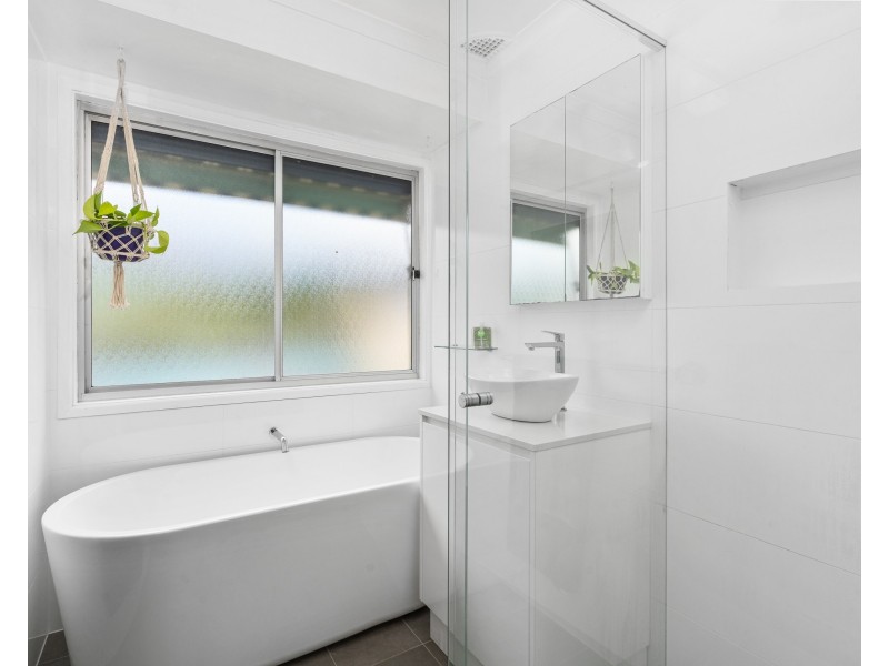 25 Karina Drive, Narara NSW 2250