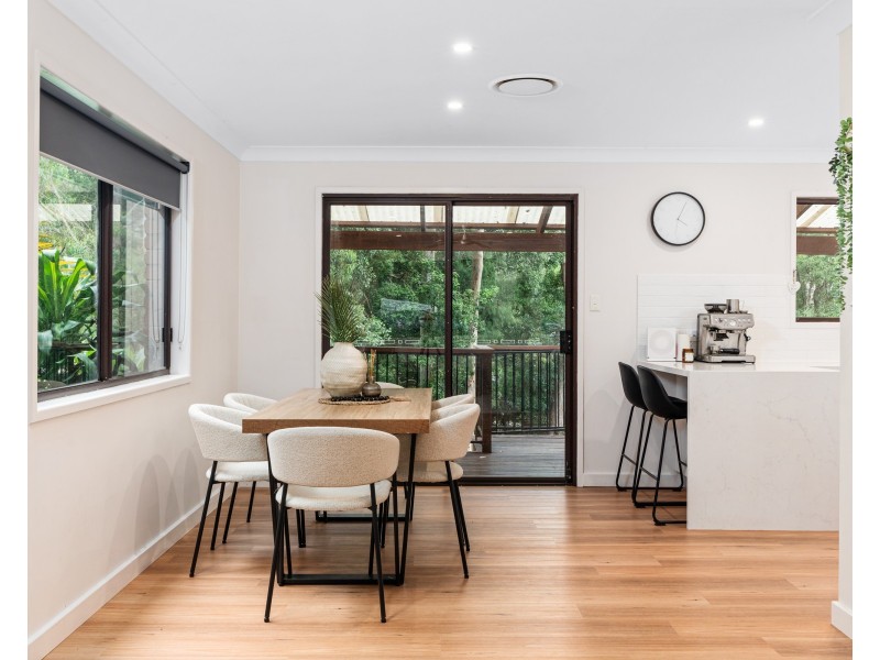 10 Calantha Drive, Wyoming NSW 2250