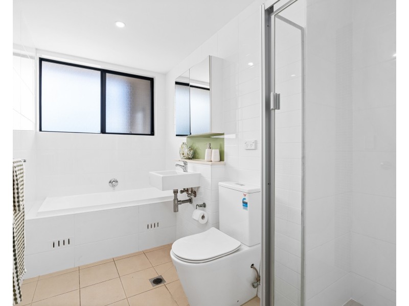 40/24-26 Watt Street, Gosford NSW 2250