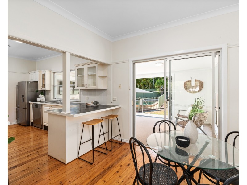 8 Dalton Street, Wyoming NSW 2250