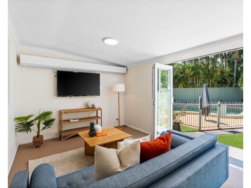 8 Dalton Street, Wyoming NSW 2250