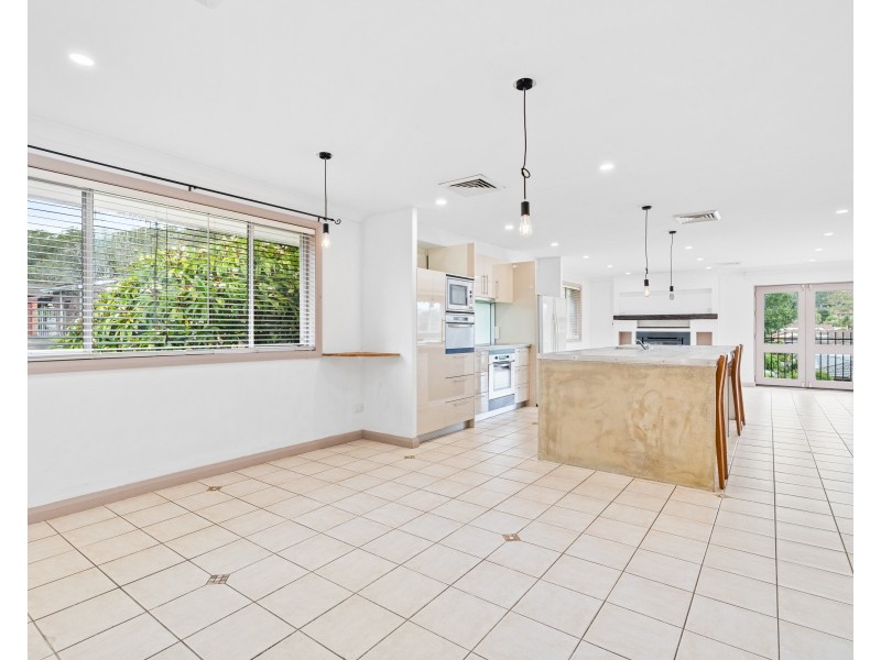 11 Carlson Avenue, Wyoming NSW 2250