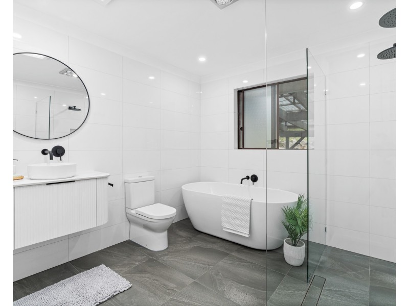 51 Gregory Street, Wyoming NSW 2250