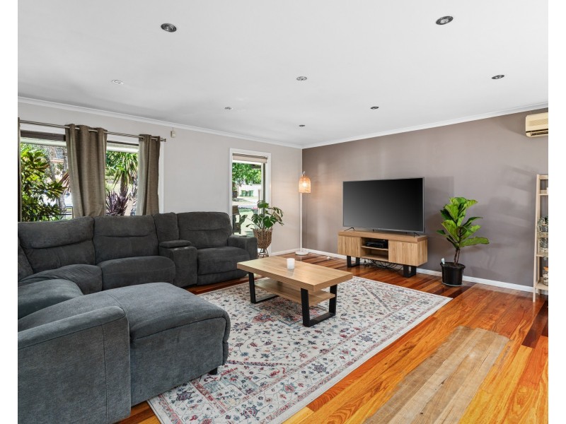 25 Fragar Avenue, Wyoming NSW 2250