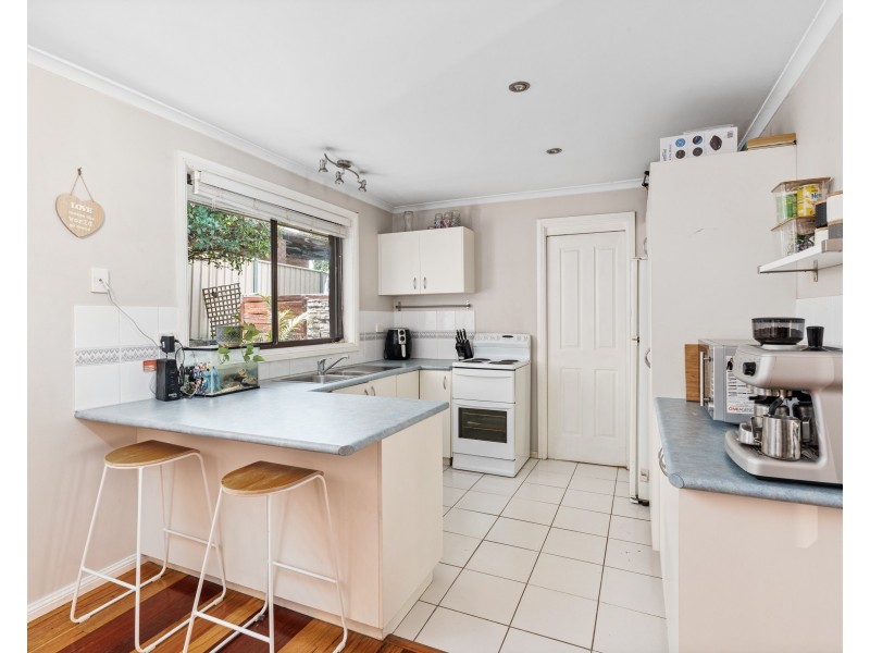 25 Fragar Avenue, Wyoming NSW 2250