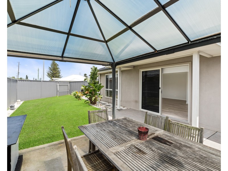 8a Yellawa Close, The Entrance North NSW 2261