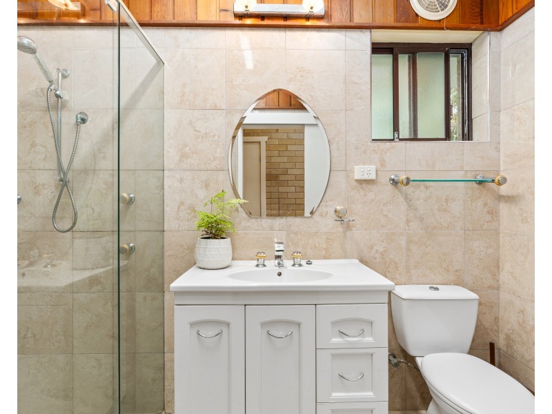 42 Berrys Head Road, Wyoming NSW 2250