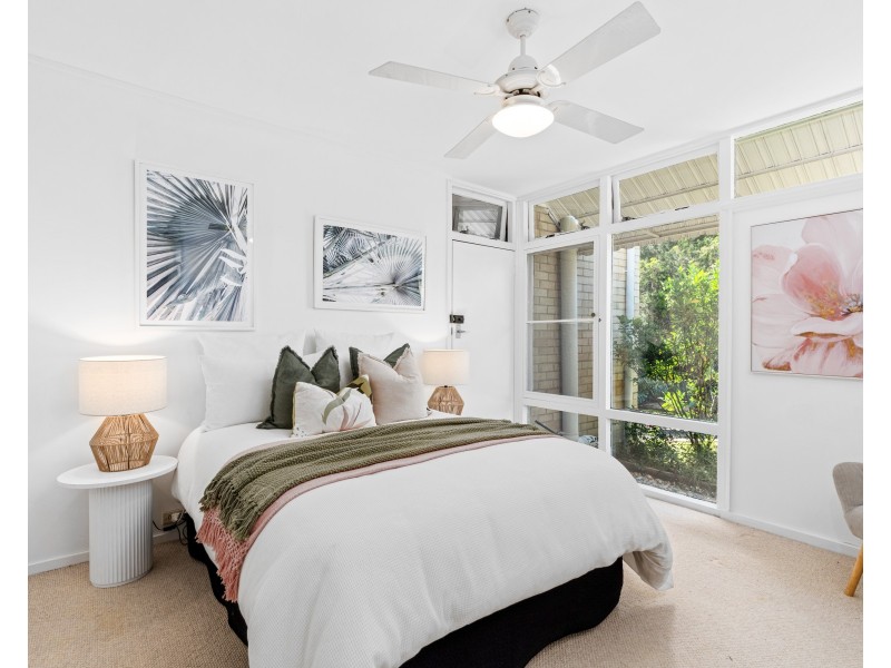 42 Berrys Head Road, Wyoming NSW 2250