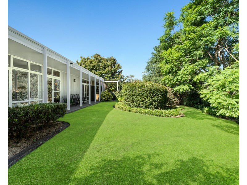 42 Berrys Head Road, Wyoming NSW 2250