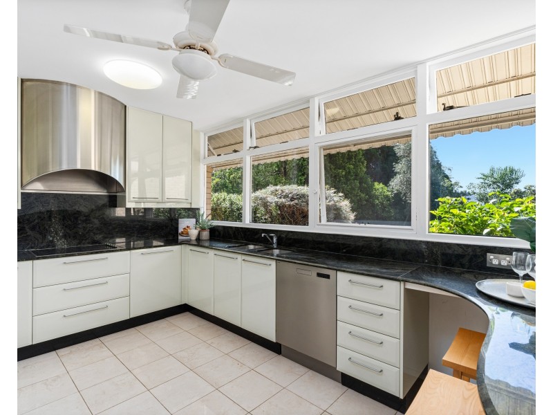 42 Berrys Head Road, Wyoming NSW 2250