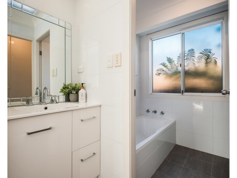 11 River Street, Springfield NSW 2250