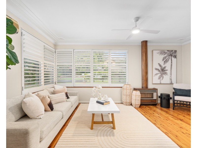 10 Tingira Crescent, Wyoming NSW 2250