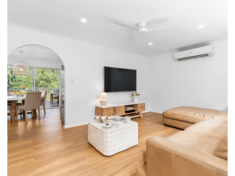 30 Cabbage Tree Avenue, Avoca Beach NSW 2251