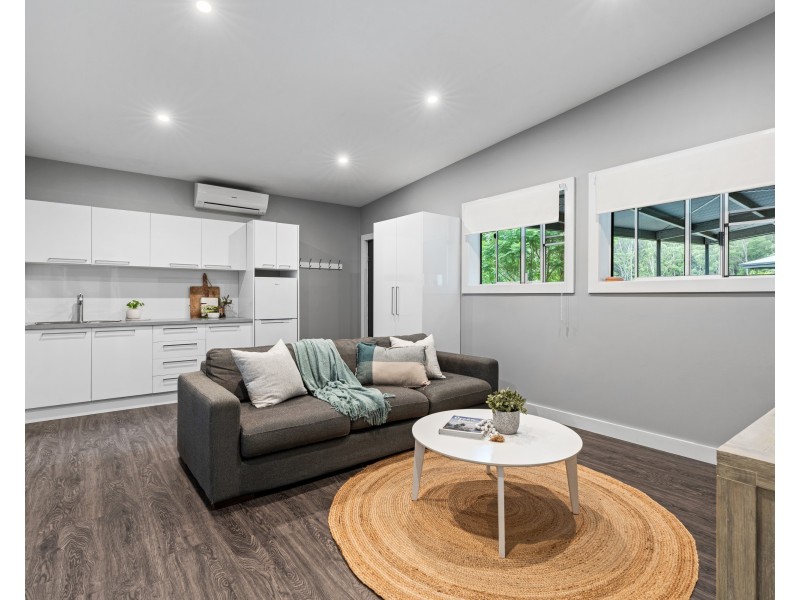 390 Oak Road, Matcham NSW 2250