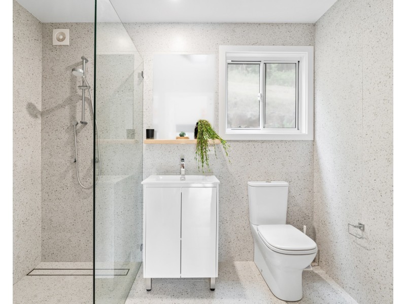 390 Oak Road, Matcham NSW 2250