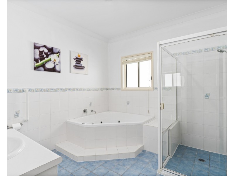 8 Minell Close, Wamberal NSW 2260