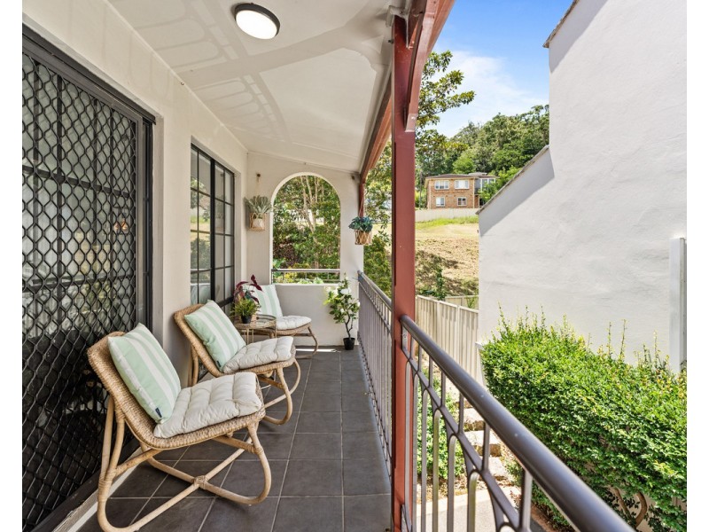 4/4 Broadview Avenue, Gosford NSW 2250
