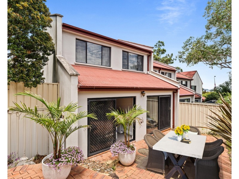 4/4 Broadview Avenue, Gosford NSW 2250